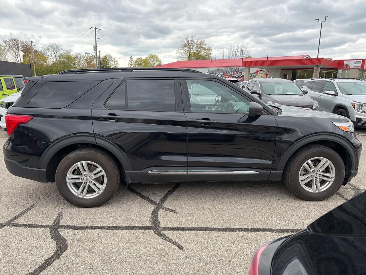 2020 Ford Explorer XLT 4WD, AUTO HIGHBEAMS, BACK UP CAMERA! - Photo #8