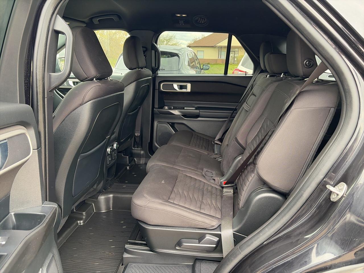 2020 Ford Explorer XLT 4WD, AUTO HIGHBEAMS, BACK UP CAMERA! Photo