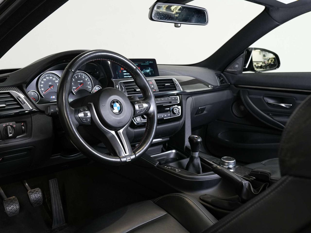 2020 BMW M4 MANUAL | CARBON TRIM | HARMAN KARDON Photo