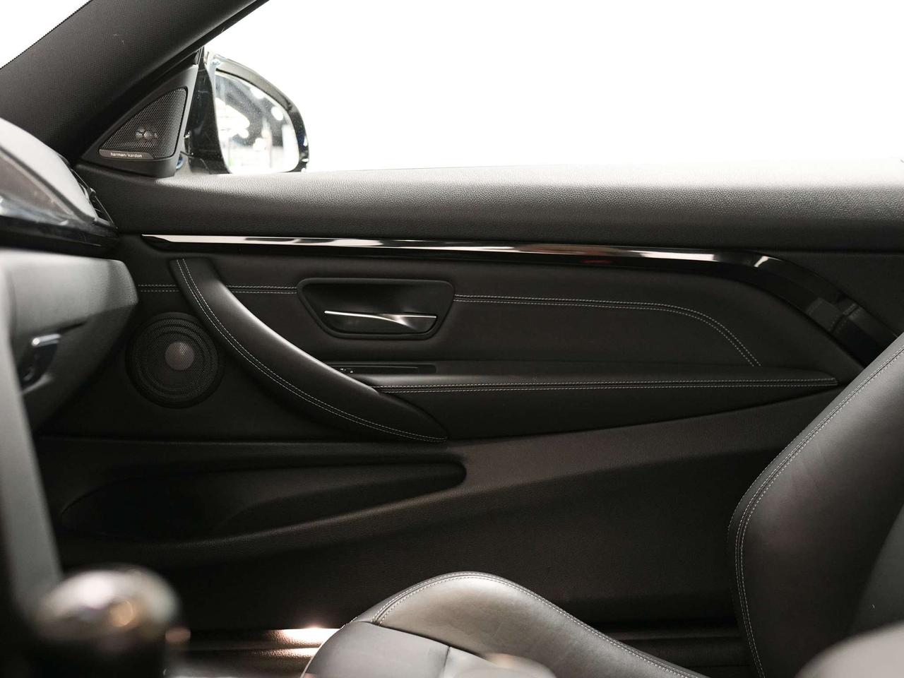2020 BMW M4 MANUAL | CARBON TRIM | HARMAN KARDON Photo