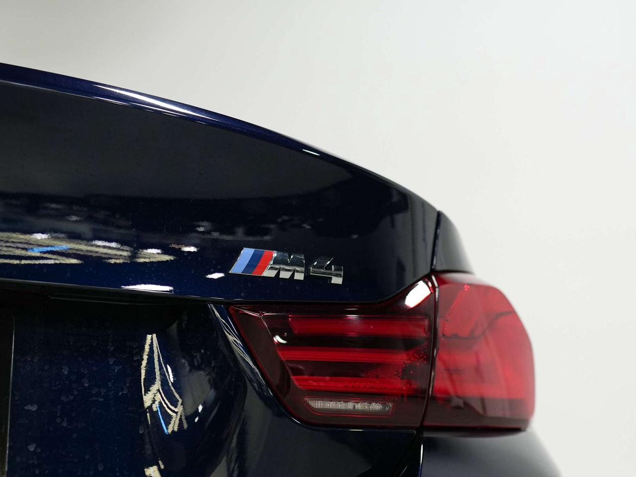 2020 BMW M4 MANUAL | CARBON TRIM | HARMAN KARDON Photo