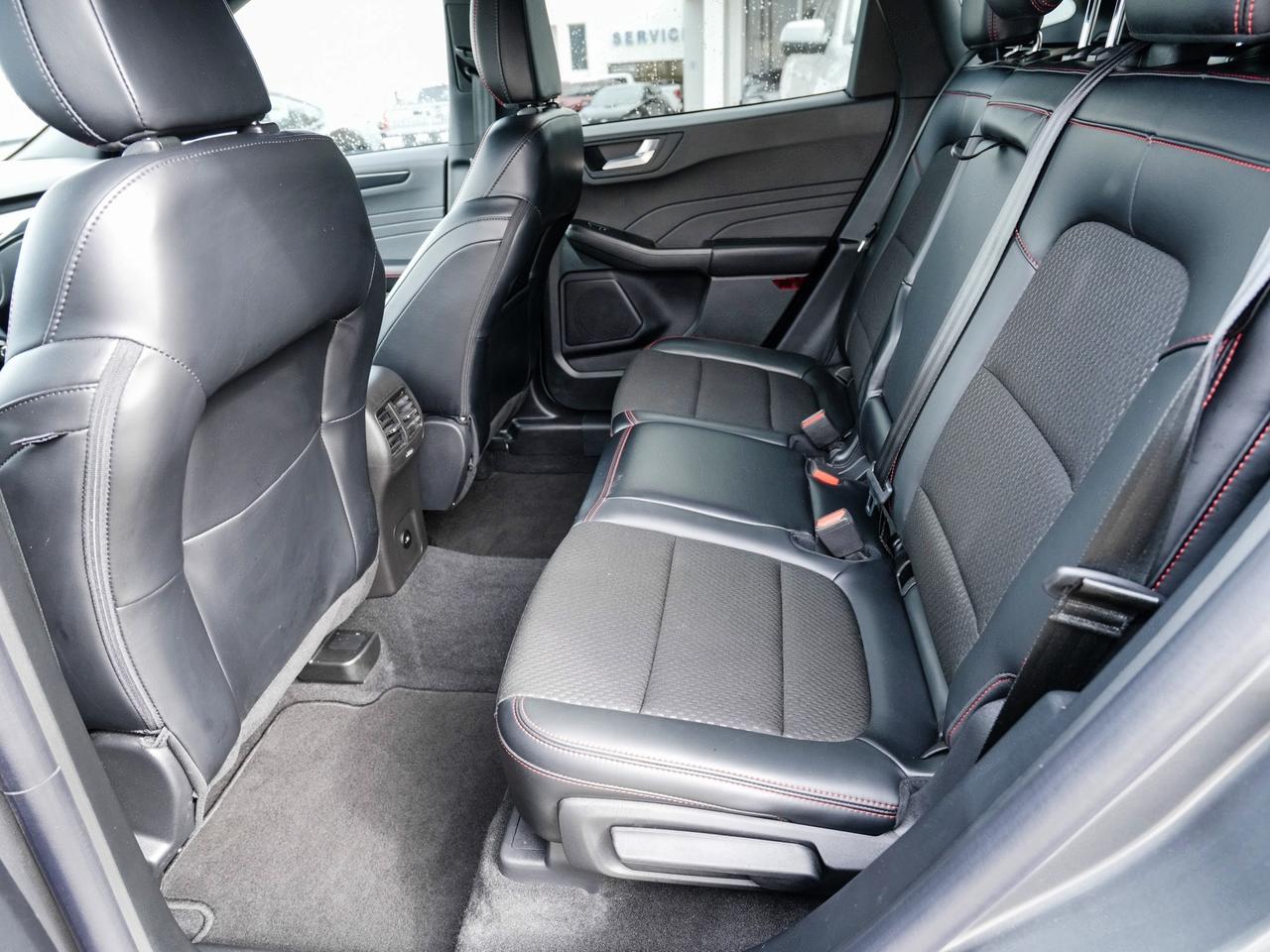 2025 Ford Escape ST-Line AWD | SUPER LOW KM | NON RENTAL! Photo