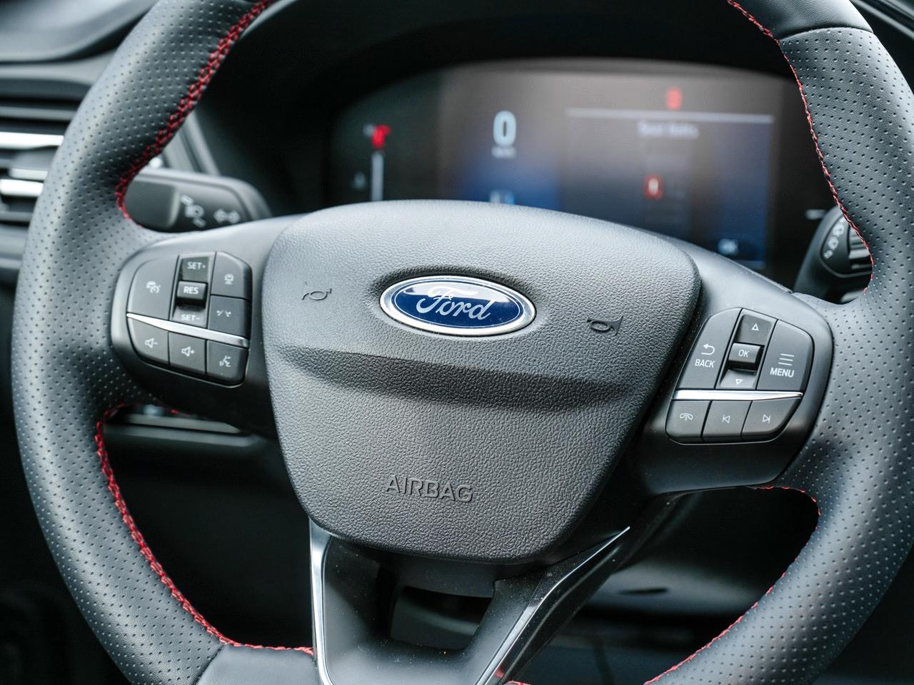 2025 Ford Escape ST-Line AWD | SUPER LOW KM | NON RENTAL! Photo