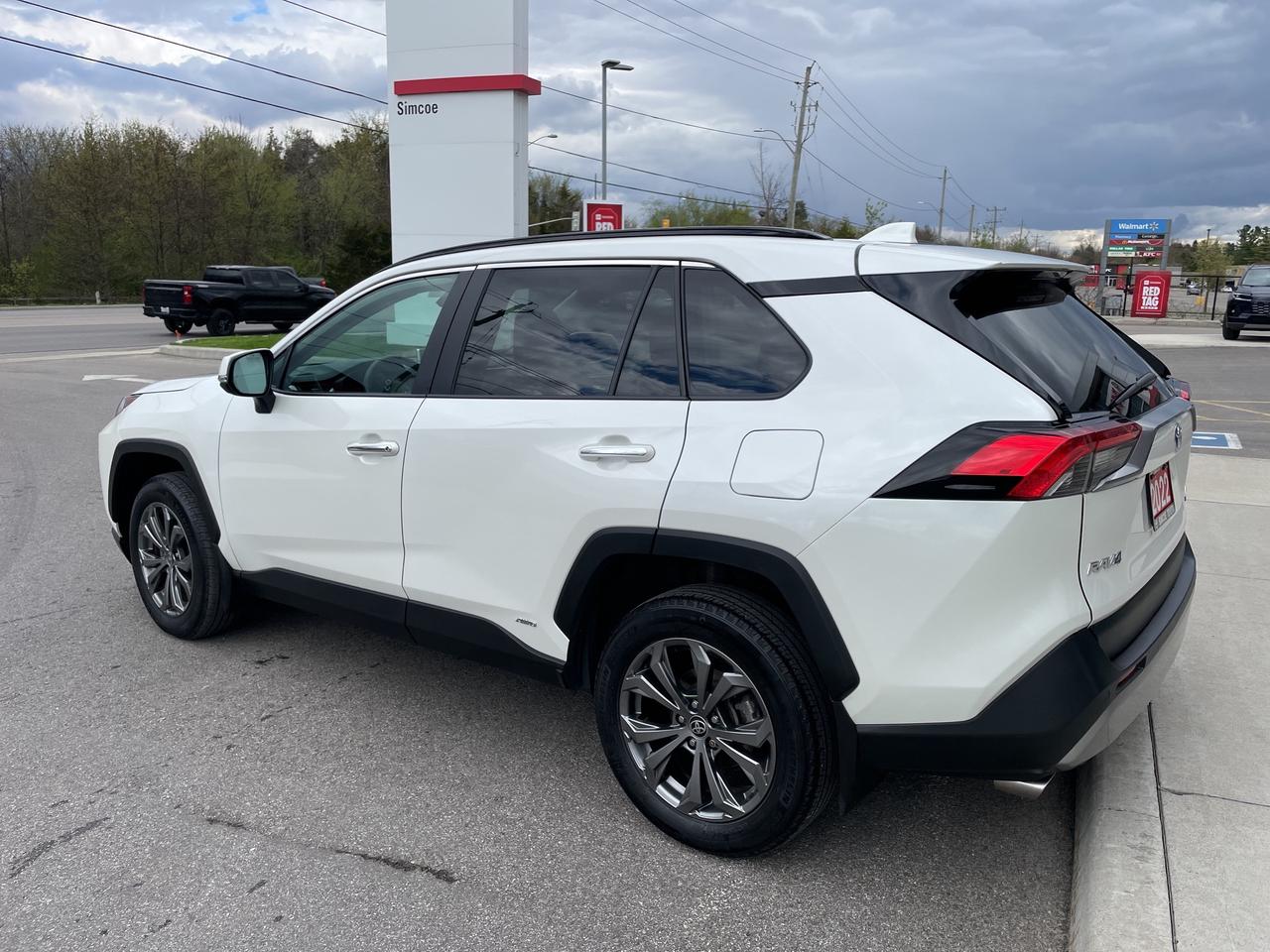 2022 Toyota RAV4 Hybrid Limited Photo