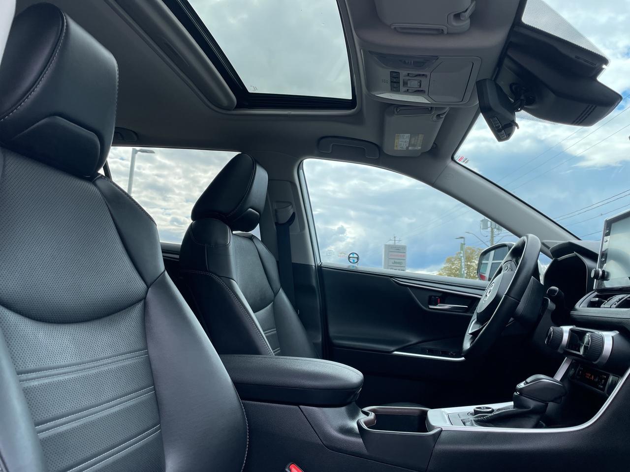 2022 Toyota RAV4 Hybrid Limited Photo
