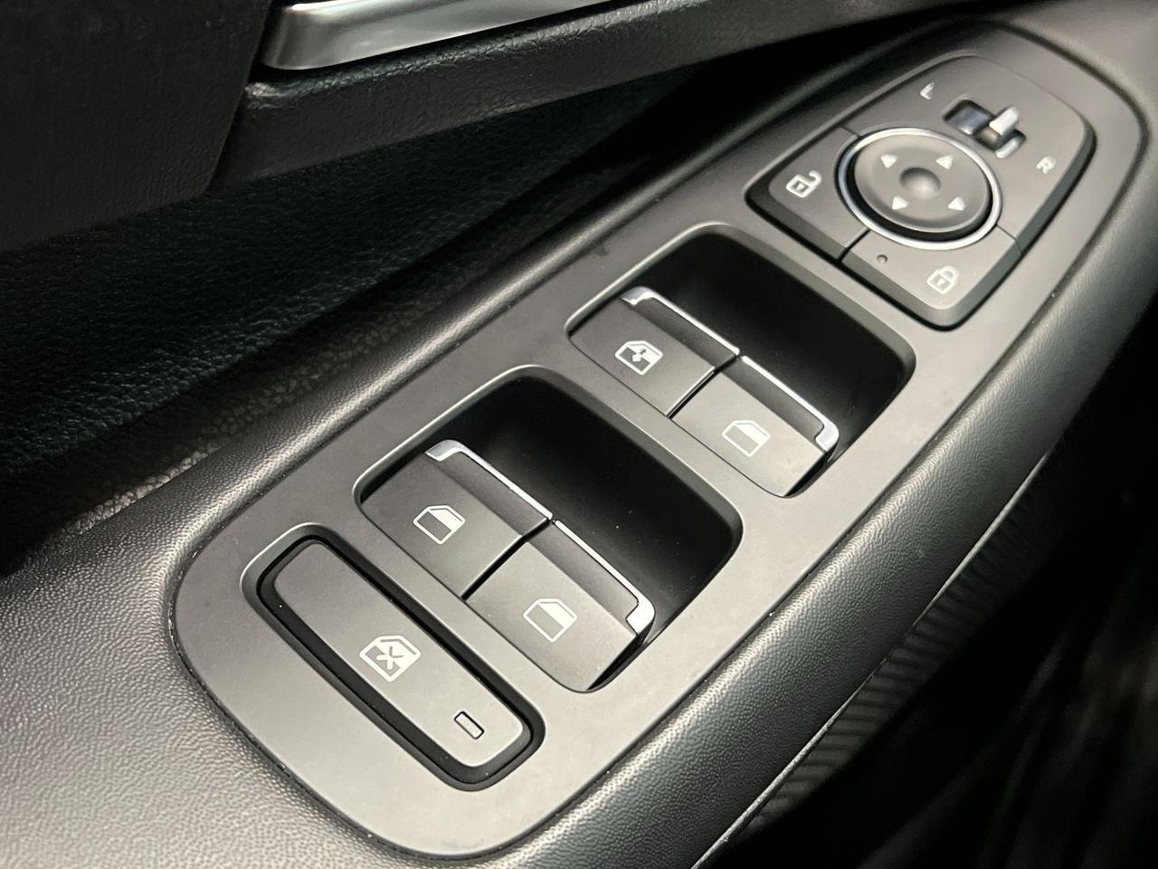 2023 Hyundai Sonata LOW KMS! | HTD SEATS | CARPLAY | REMOTE START Photo