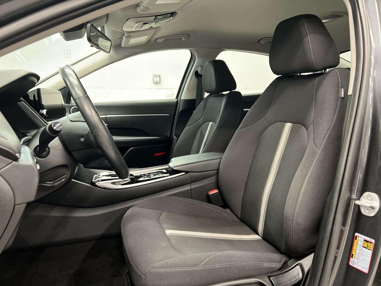 2023 Hyundai Sonata LOW KMS! | HTD SEATS | CARPLAY | REMOTE START Photo