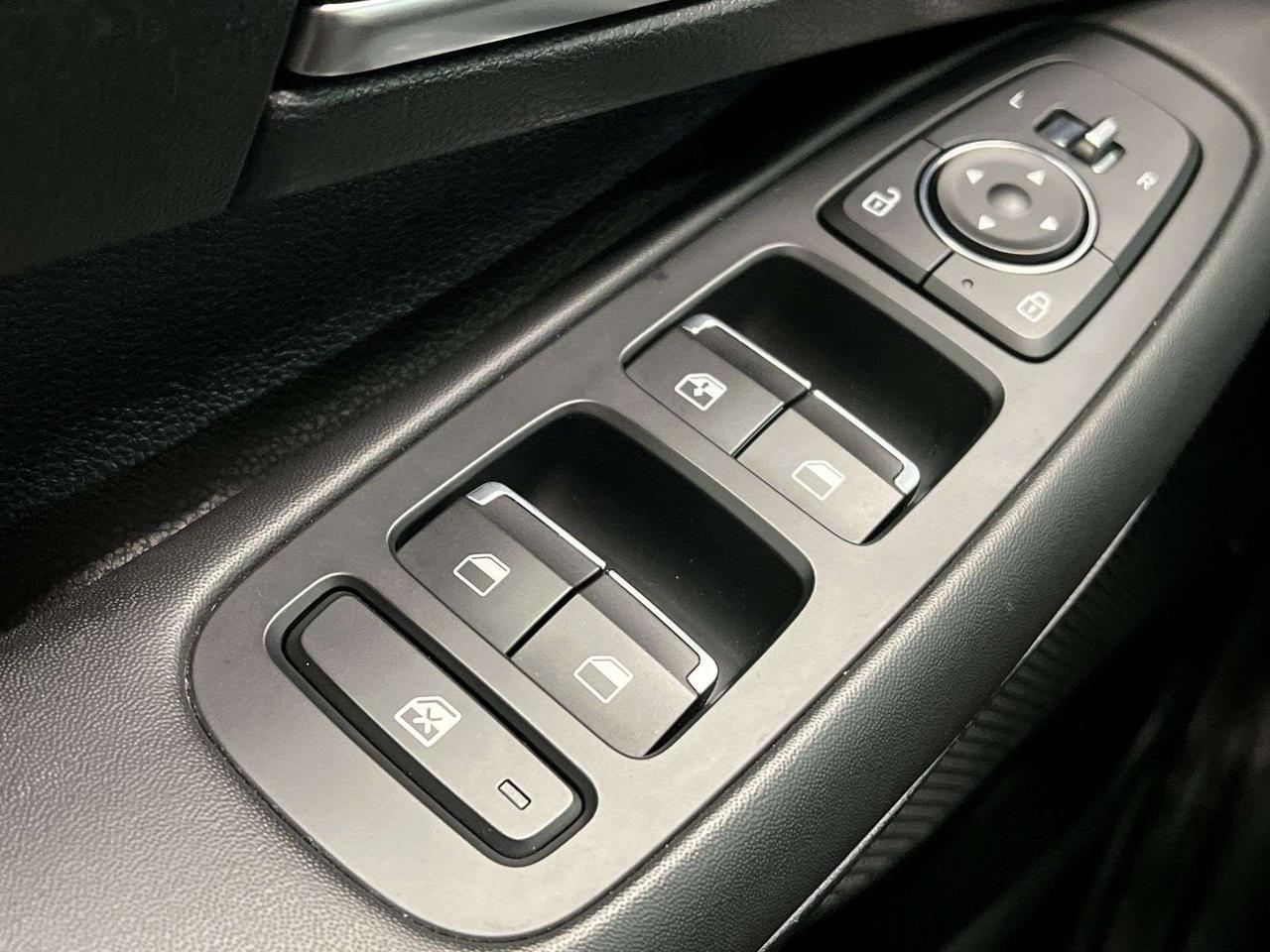 2023 Hyundai Sonata LOW KMS! | HTD SEATS | CARPLAY | REMOTE START Photo