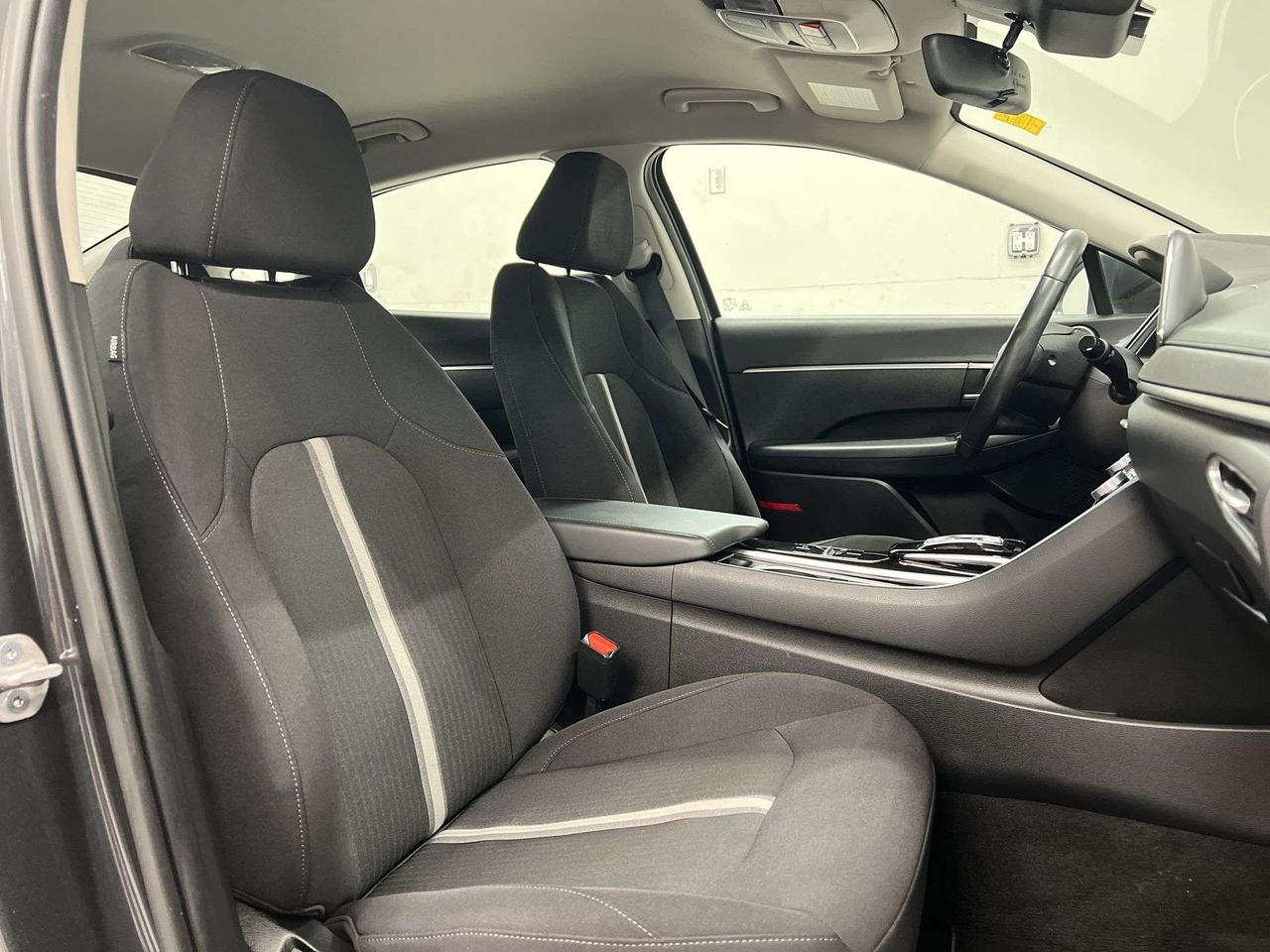 2023 Hyundai Sonata LOW KMS! | HTD SEATS | CARPLAY | REMOTE START Photo