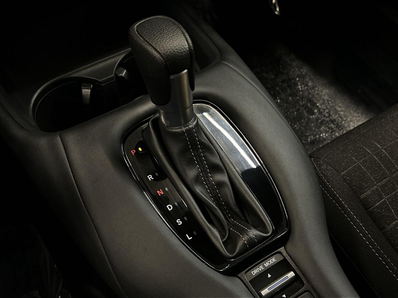2024 Honda HR-V AWD | HTD SEATS | CARPLAY | REMOTE START | A-C Photo