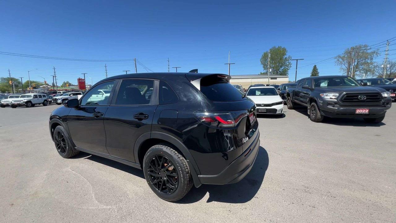 2024 Honda HR-V AWD | HTD SEATS | CARPLAY | REMOTE START | A/C Photo