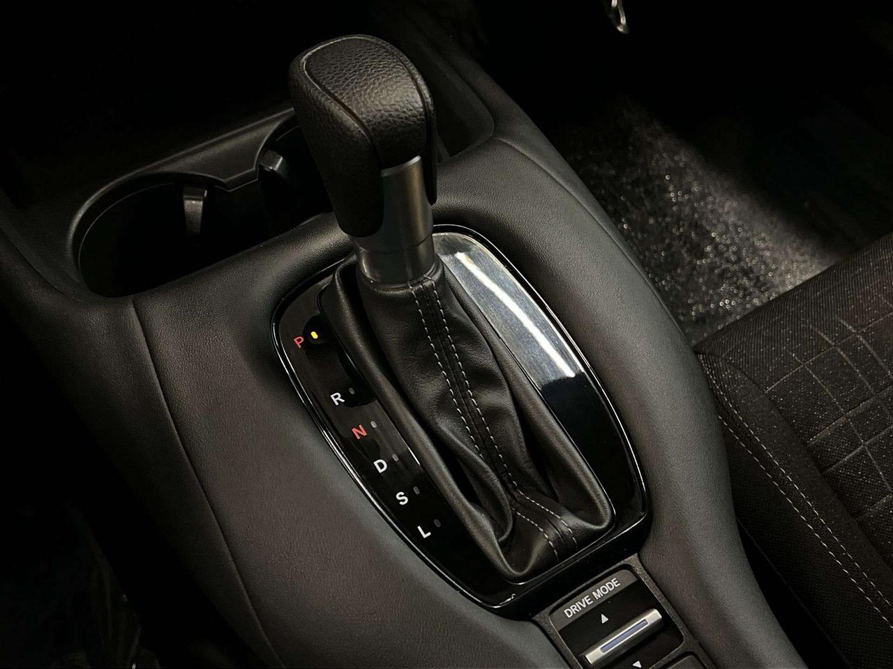 2024 Honda HR-V AWD | HTD SEATS | CARPLAY | REMOTE START | A/C Photo