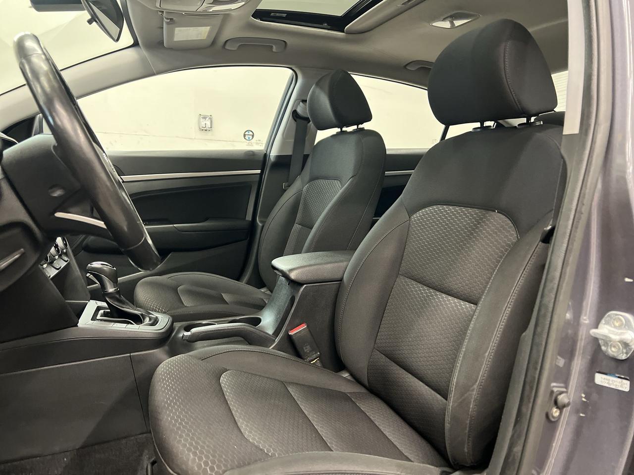 2019 Hyundai Elantra PREFERRED | SUN & SAFETY | SUNROOF | HTD SEATS Photo