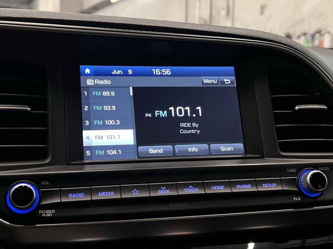 2019 Hyundai Elantra PREFERRED | SUN & SAFETY | SUNROOF | HTD SEATS Photo