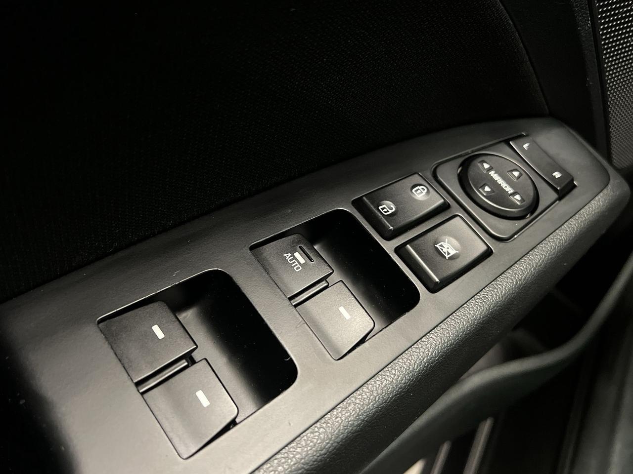 2019 Hyundai Elantra PREFERRED | SUN & SAFETY | SUNROOF | HTD SEATS Photo