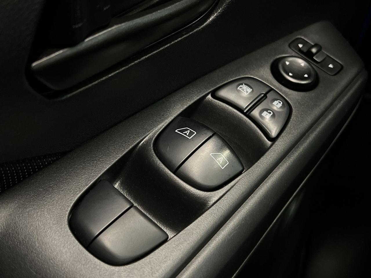 2023 Nissan Kicks ONLY 22,000KMS! | CARPLAY |  BLIND SPOT | REAR CAM Photo