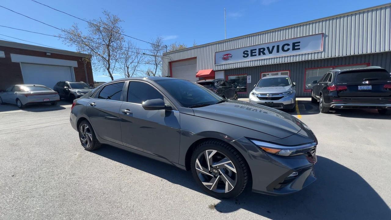 2025 Hyundai Elantra LUXURY | HTD LEATHER | SUNROOF | CARPLAY | ALLOYS Photo