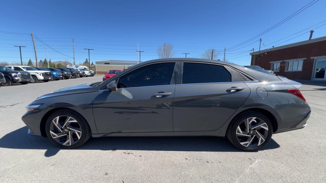 2025 Hyundai Elantra LUXURY | HTD LEATHER | SUNROOF | CARPLAY | ALLOYS Photo4