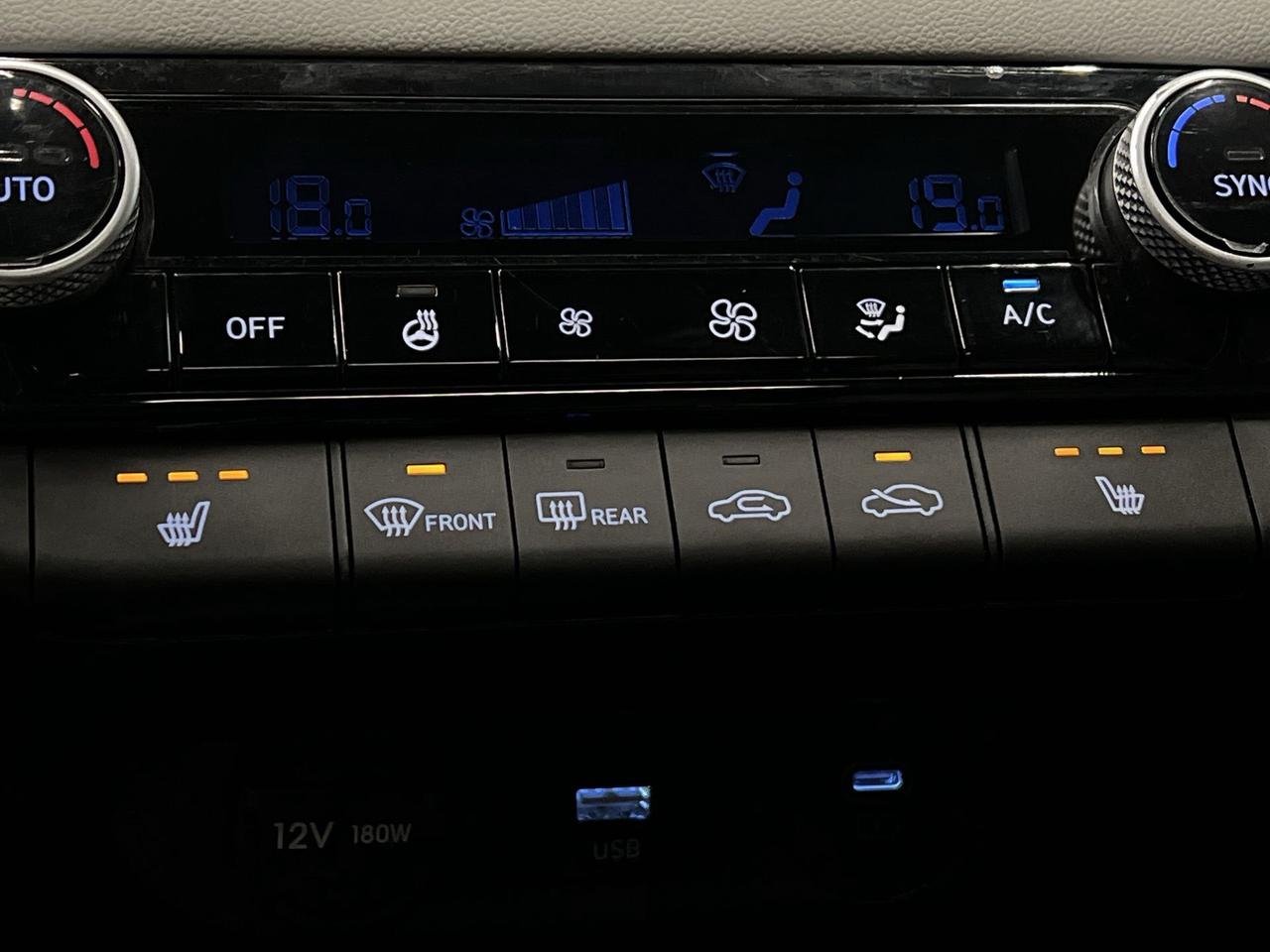 2025 Hyundai Elantra LUXURY | HTD LEATHER | SUNROOF | CARPLAY | ALLOYS Photo