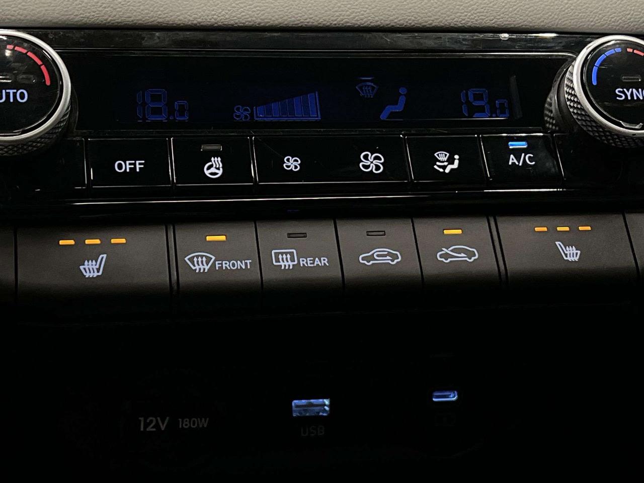 2025 Hyundai Elantra LUXURY | HTD LEATHER | SUNROOF | CARPLAY | ALLOYS Photo