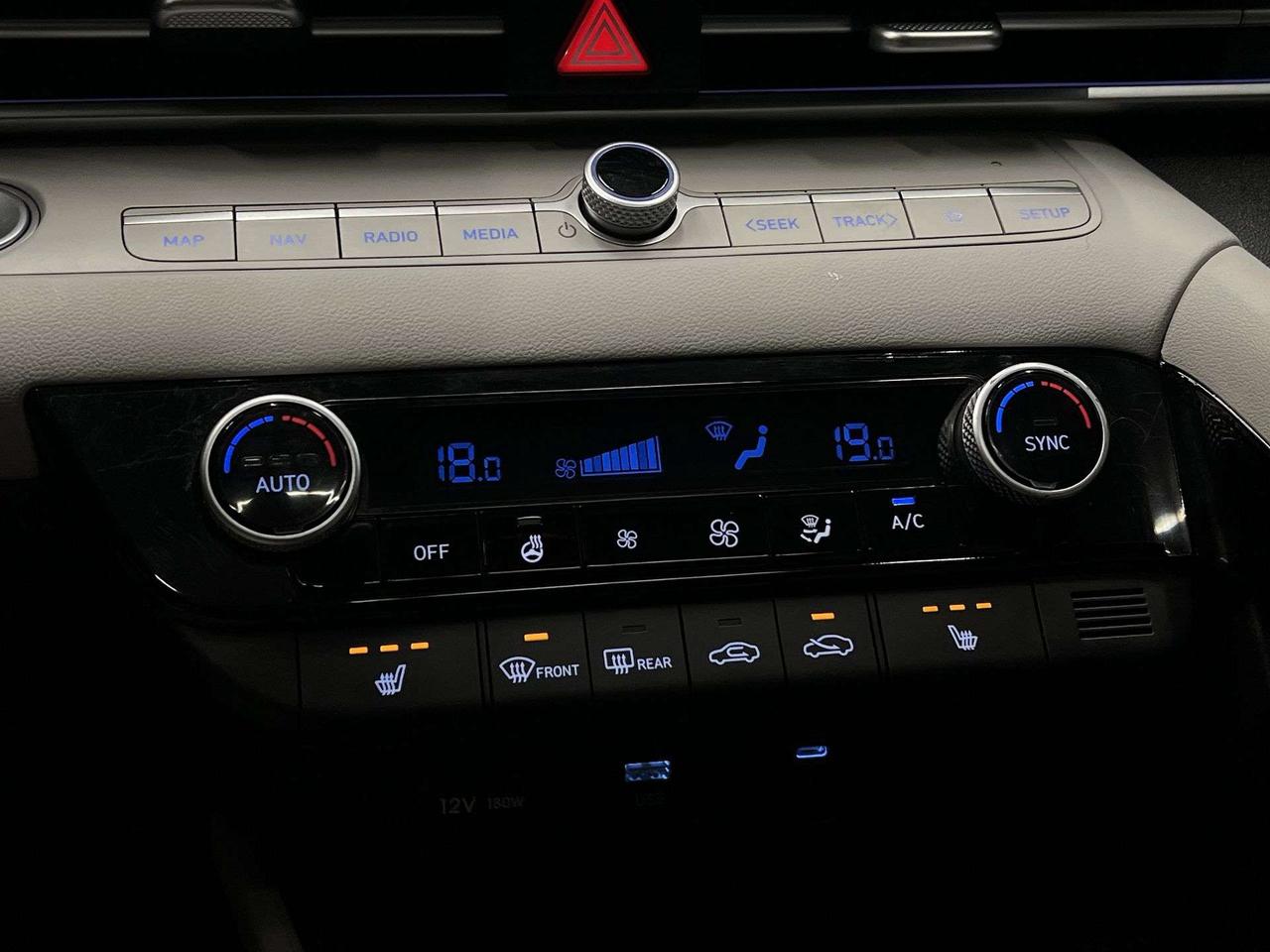 2025 Hyundai Elantra LUXURY | HTD LEATHER | SUNROOF | CARPLAY | ALLOYS Photo