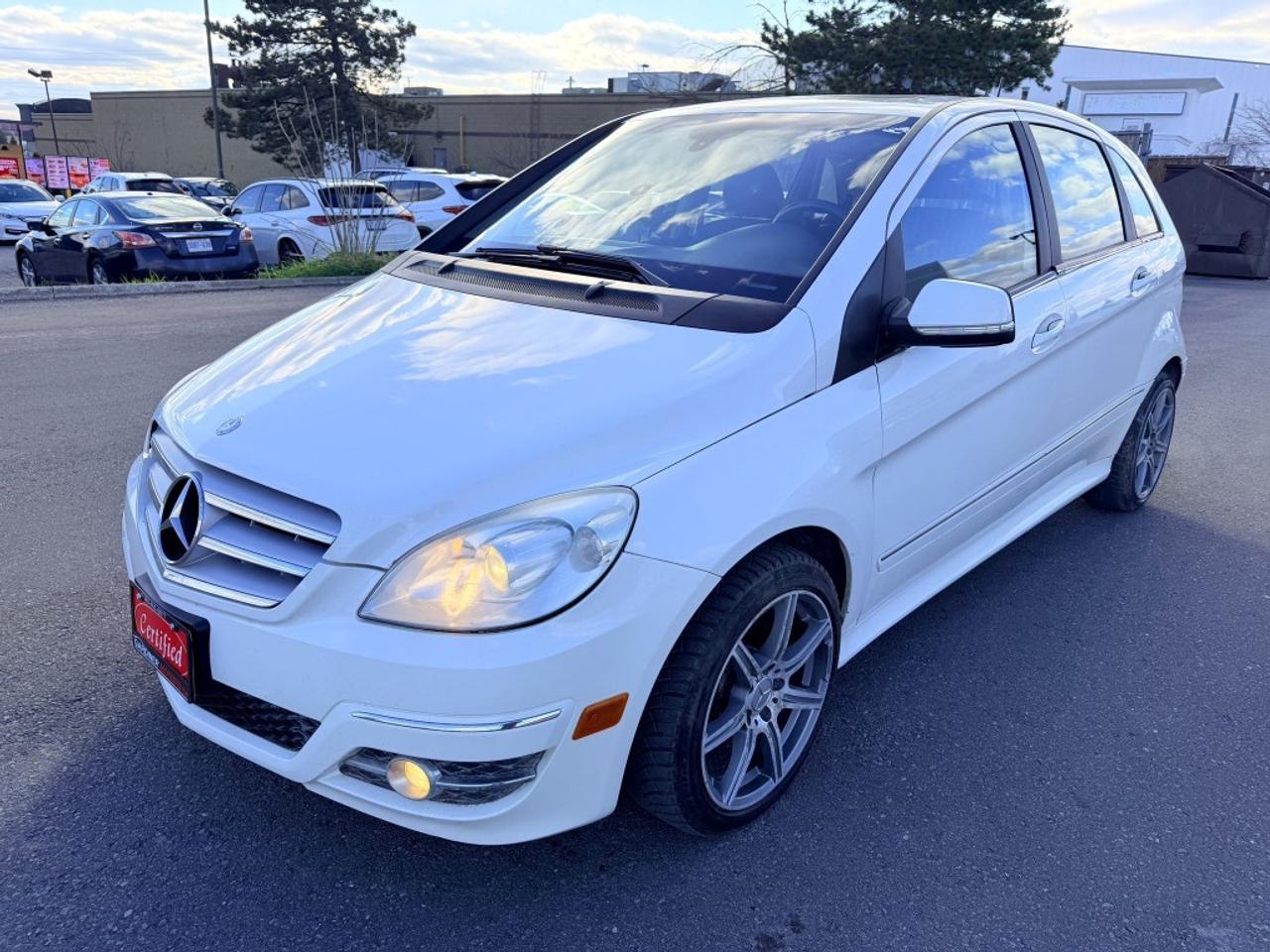 2011 Mercedes-Benz B-Class 4dr Hatchback B200 Photo0