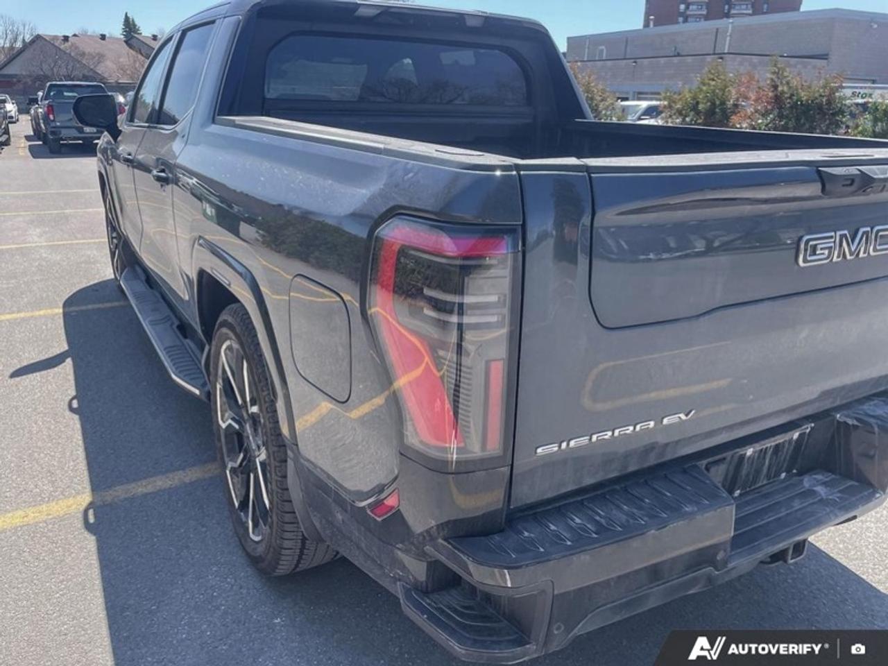 2025 GMC Sierra EV Denali Extended Range  DENALI, EXT RANGE, DEEP OCEAN BLUE Photo