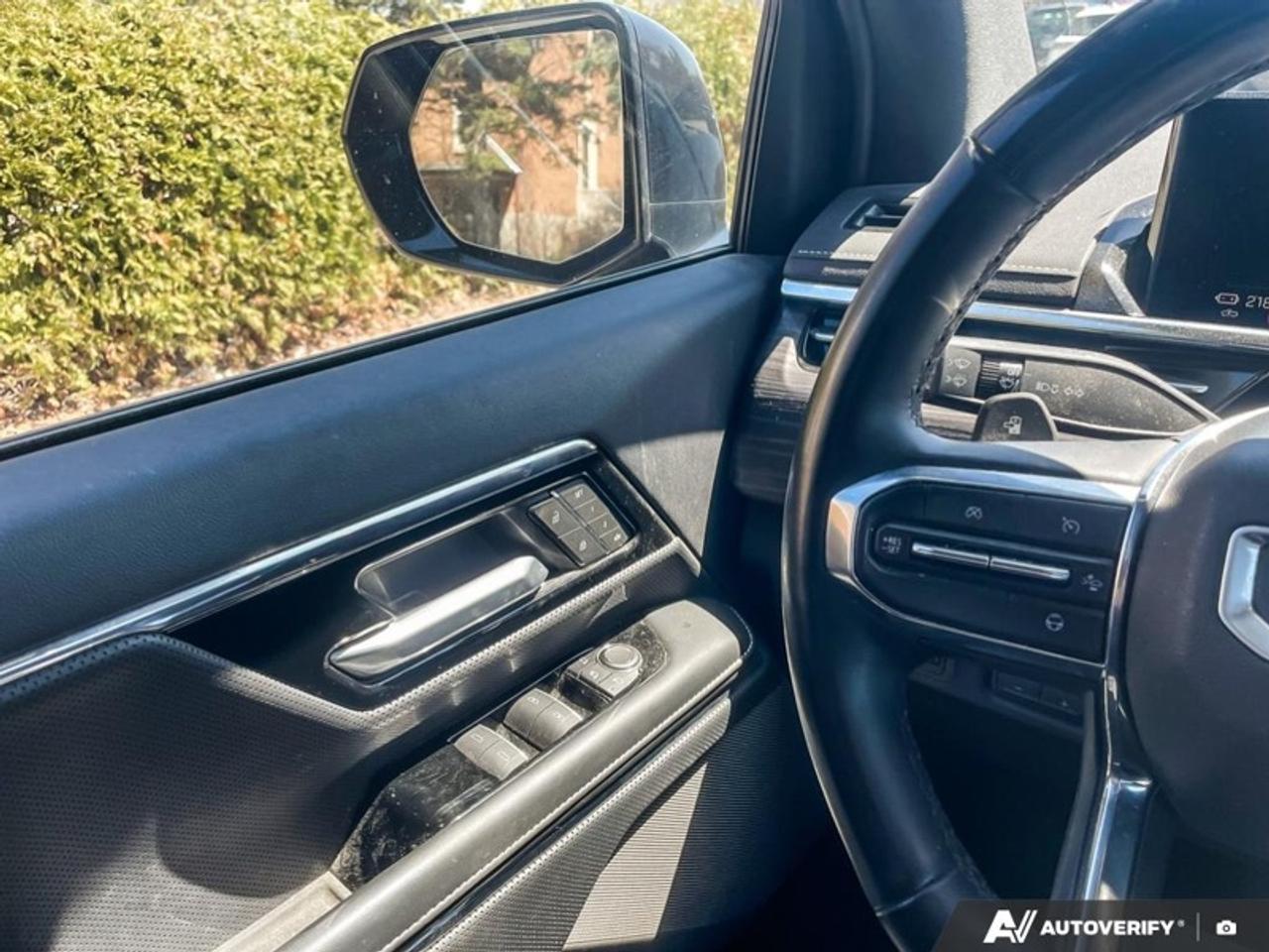 2025 GMC Sierra EV Denali Extended Range  DENALI, EXT RANGE, DEEP OCEAN BLUE Photo