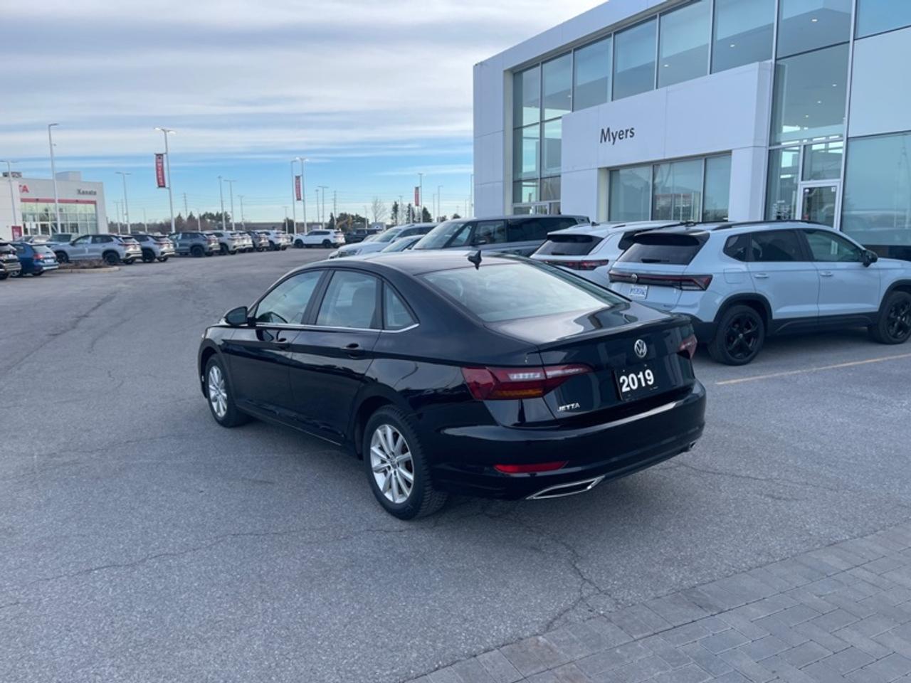 2019 Volkswagen Jetta Execline Auto  - Leather Seats Photo