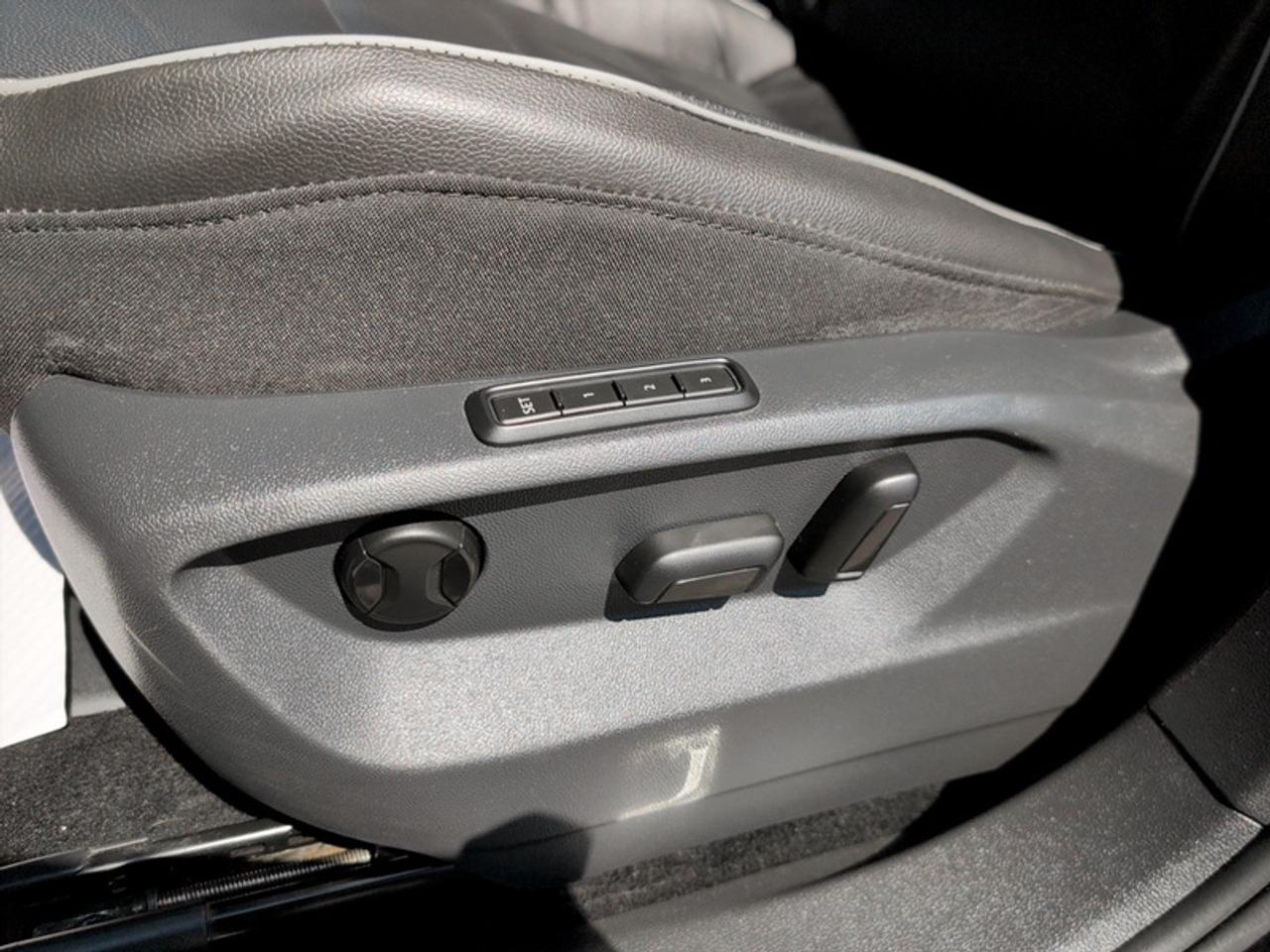 2020 Volkswagen Tiguan Highline  **PANO SUNROOF** Photo