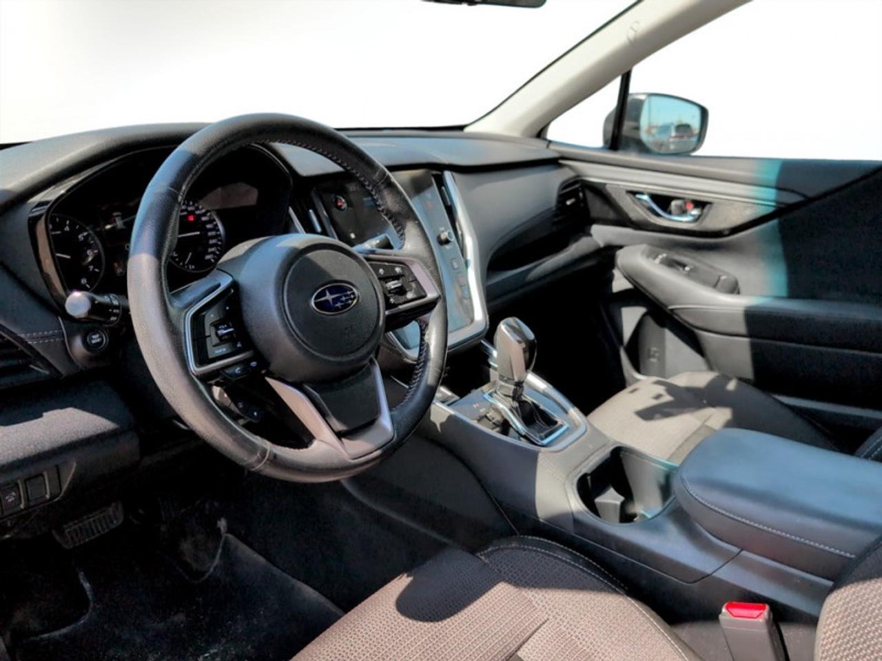 2022 Subaru Outback Touring  **SUNROOF - POWER GATE** Photo
