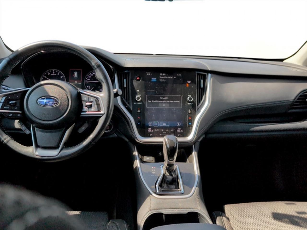 2022 Subaru Outback Touring  **SUNROOF - POWER GATE** Photo