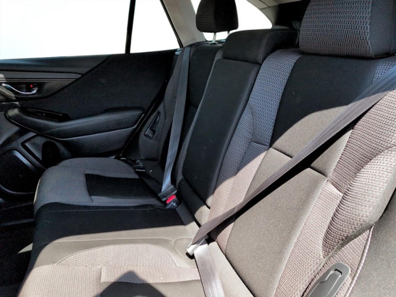 2022 Subaru Outback Touring  **SUNROOF - POWER GATE** Photo