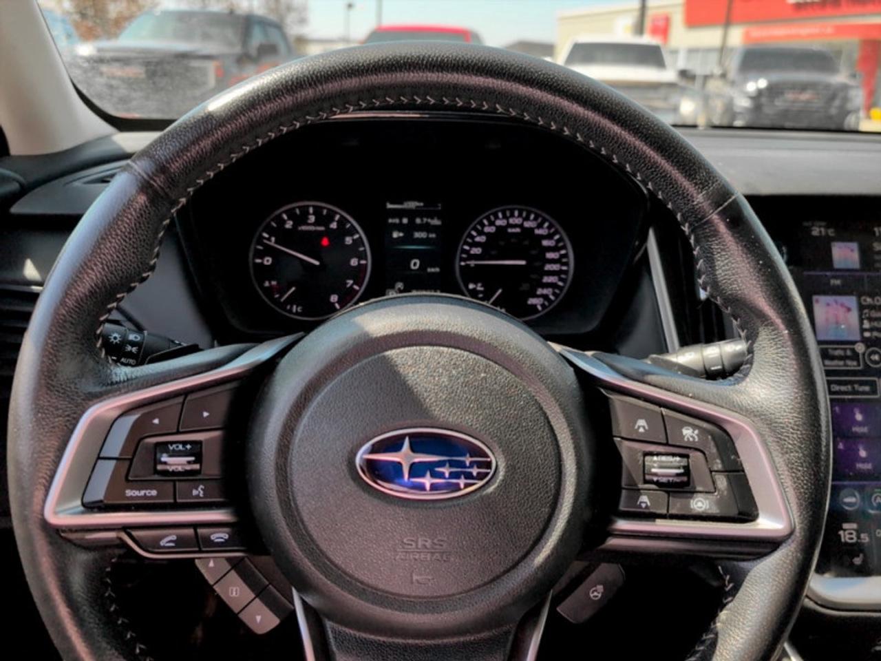 2022 Subaru Outback Touring  **SUNROOF - POWER GATE** Photo