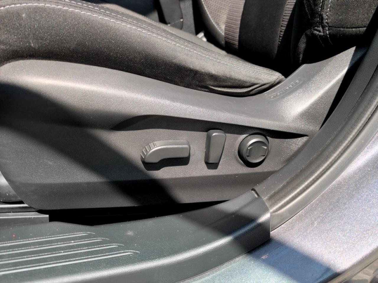 2022 Subaru Outback Touring  **SUNROOF - POWER GATE** Photo