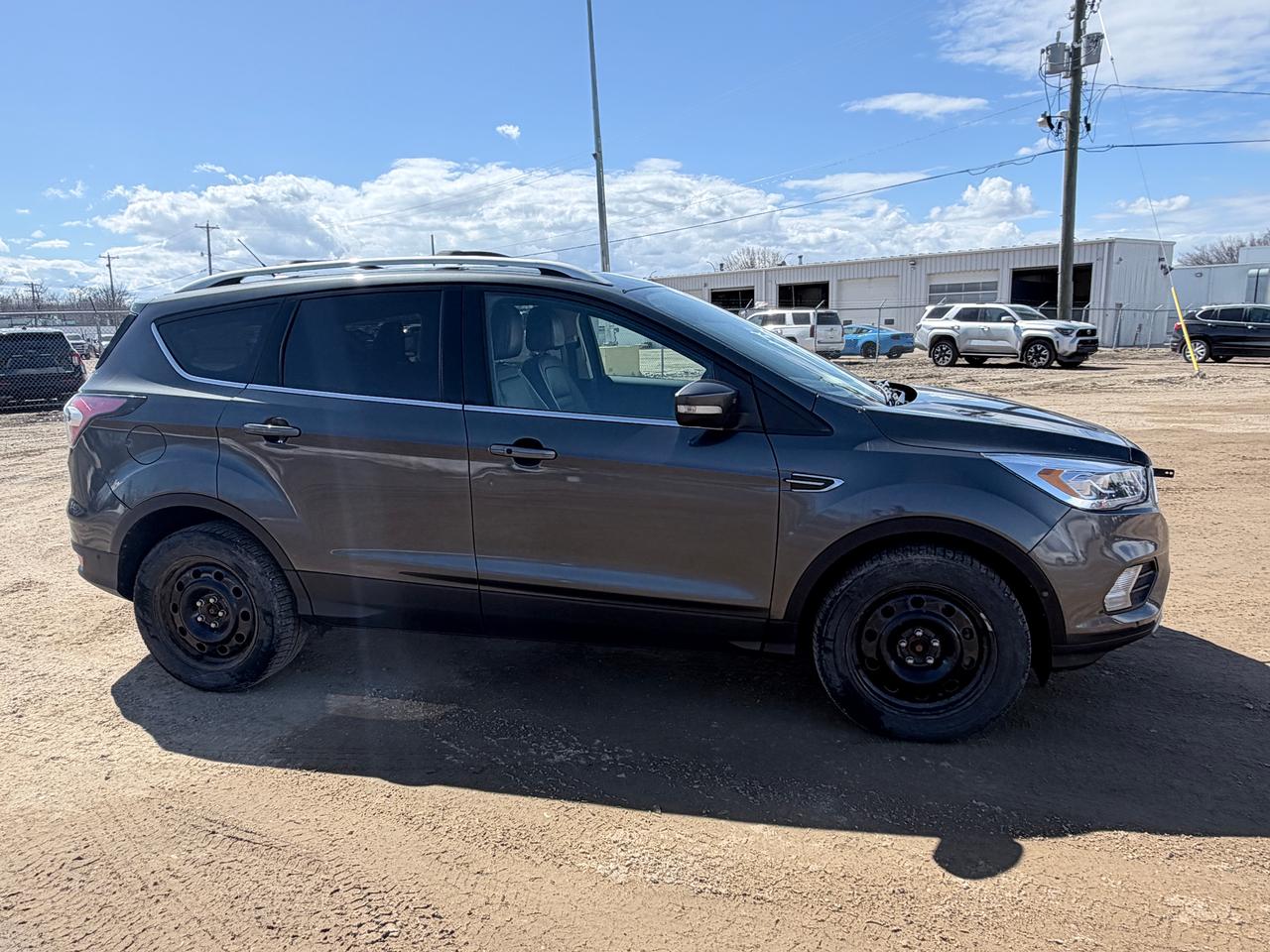 2017 Ford Escape Titanium Photo2