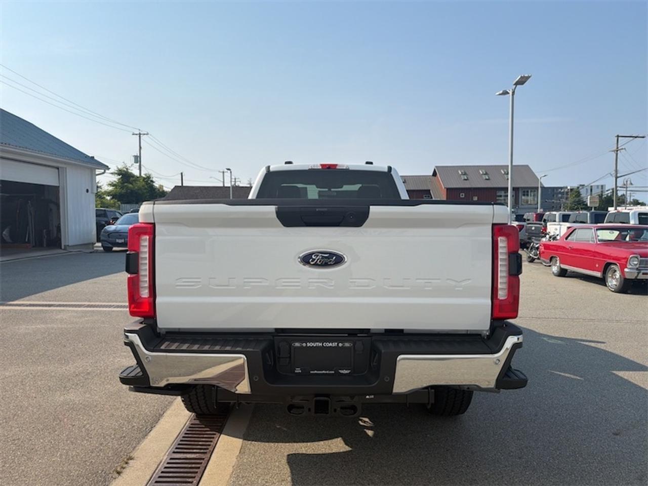 2026 Ford F-350 Super Duty XLT  - Diesel Engine Photo3