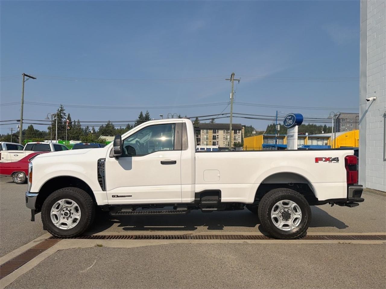 2026 Ford F-350 Super Duty XLT  - Diesel Engine Photo1