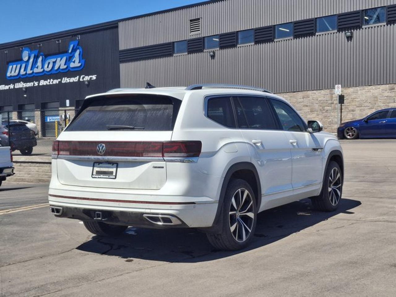 2024 Volkswagen Atlas Execline R-Line AWD | Leather | Sunroof | Nav | HUD | Cooled + Heated Seats | 360 Camera | Photo