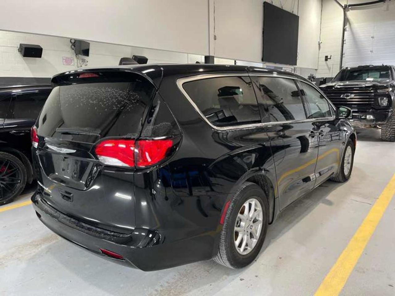 2024 Dodge Grand Caravan SXT | Heated Seats + Steering | Carplay and Android Auto | Remote Start | and More! Photo2