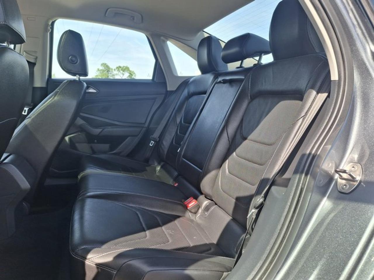 2019 Volkswagen Jetta Execline Manual | Leather | Pano Roof | Navi | Heated + Ventilated Seats | CarPlay | Keyless Entry | Photo