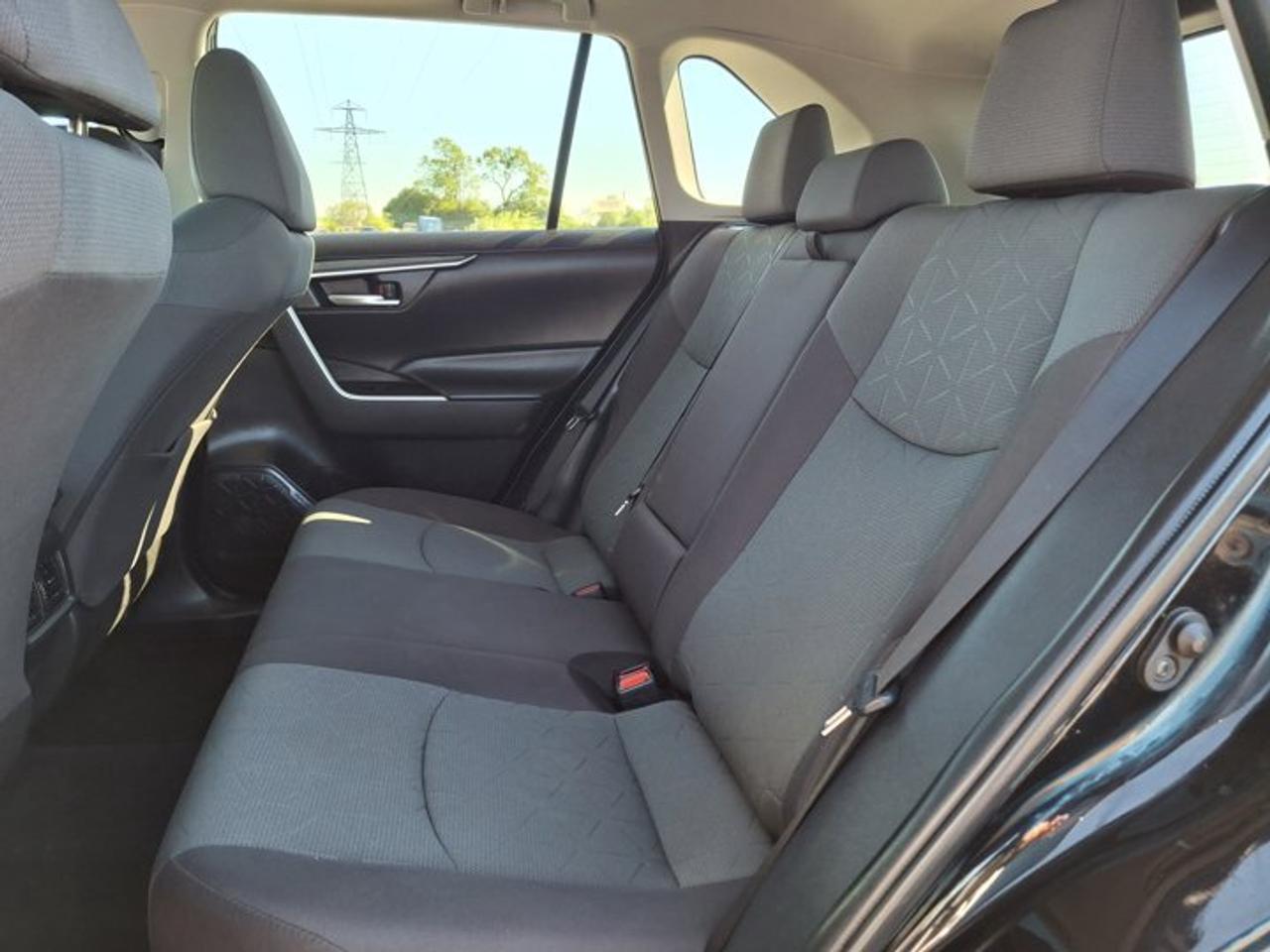 2023 Toyota RAV4 XLE AWD | Sunroof | Radar Cruise | Heated Wheel + Seats | CarPlay + Android | Rear Camera and More ! Photo