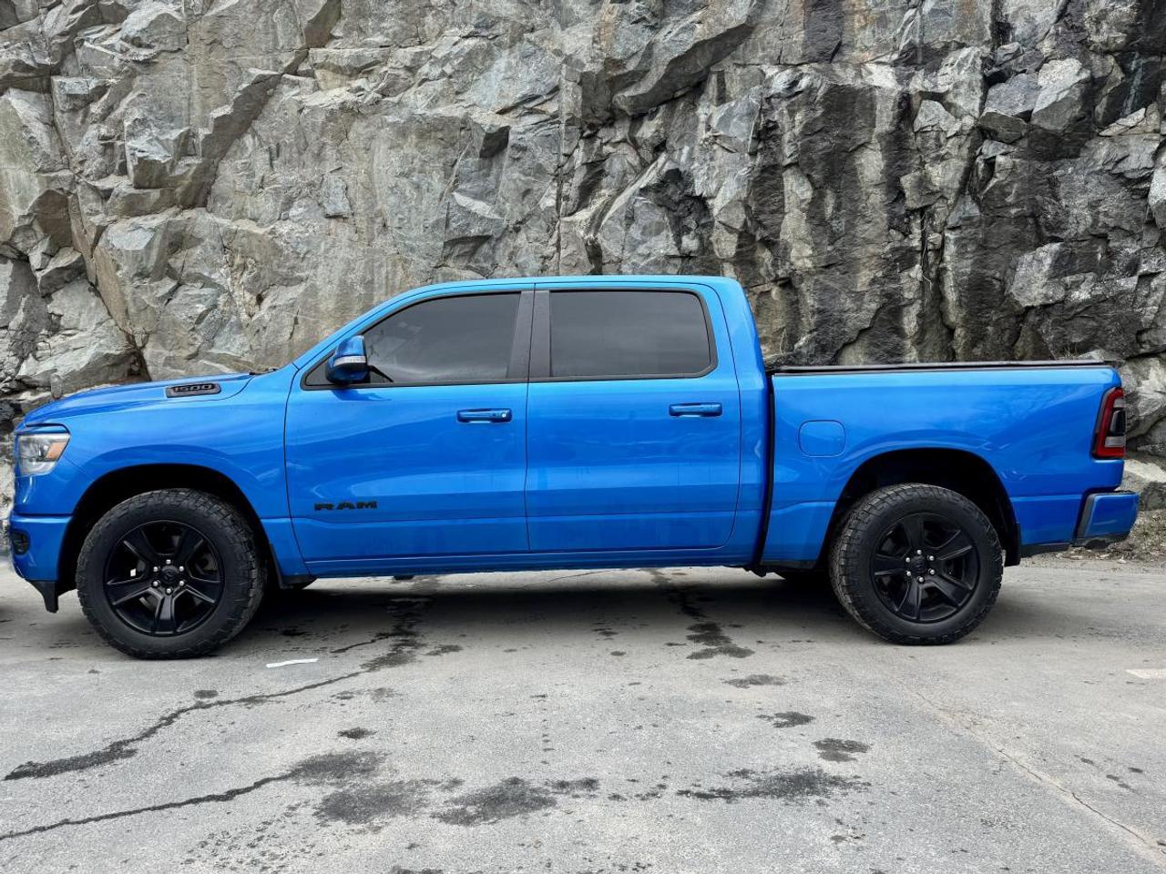 2022 RAM 1500 SPORT Photo3