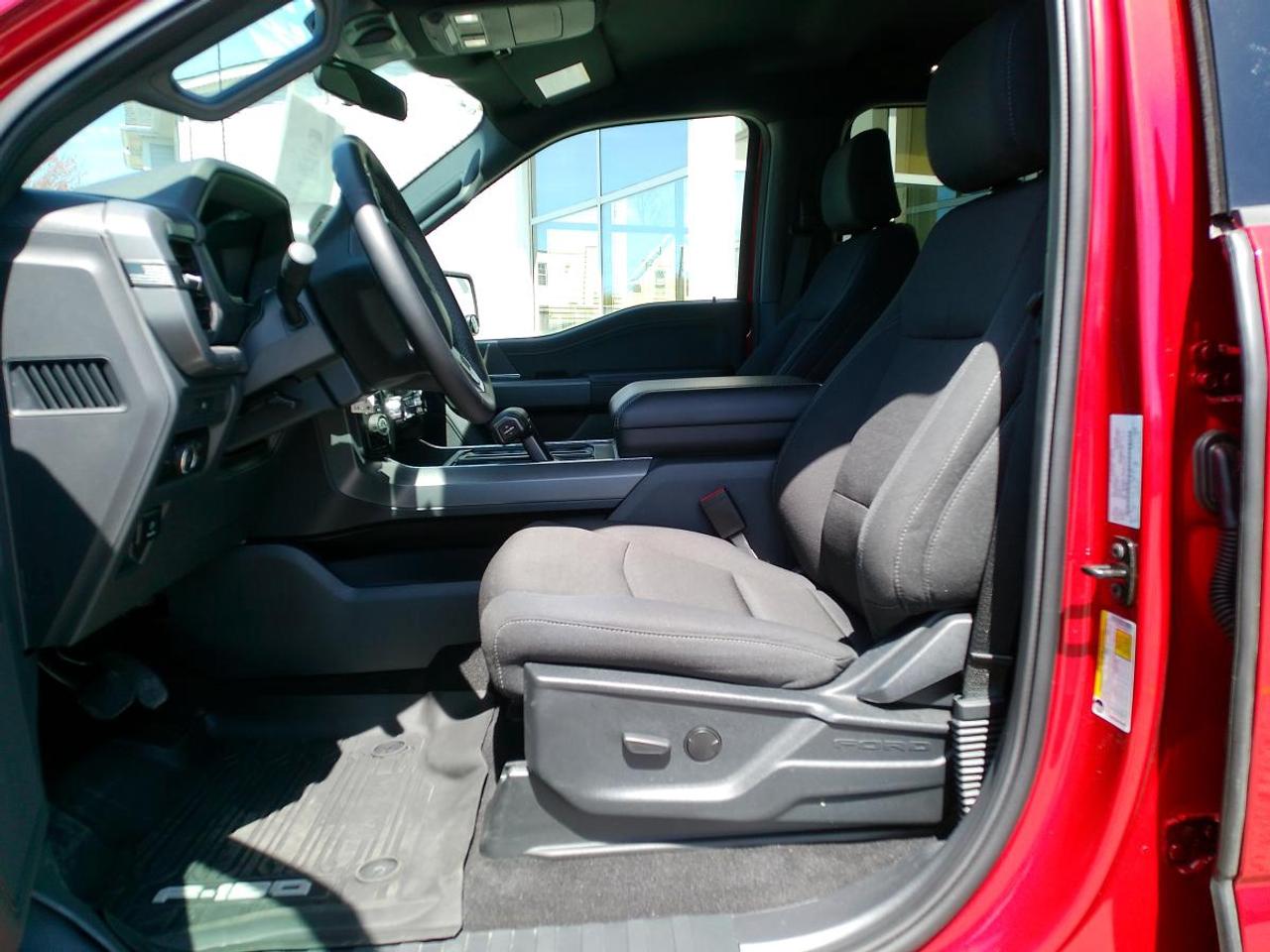 2025 Ford F-150 XLT 4WD SuperCrew 5.5' Box Photo