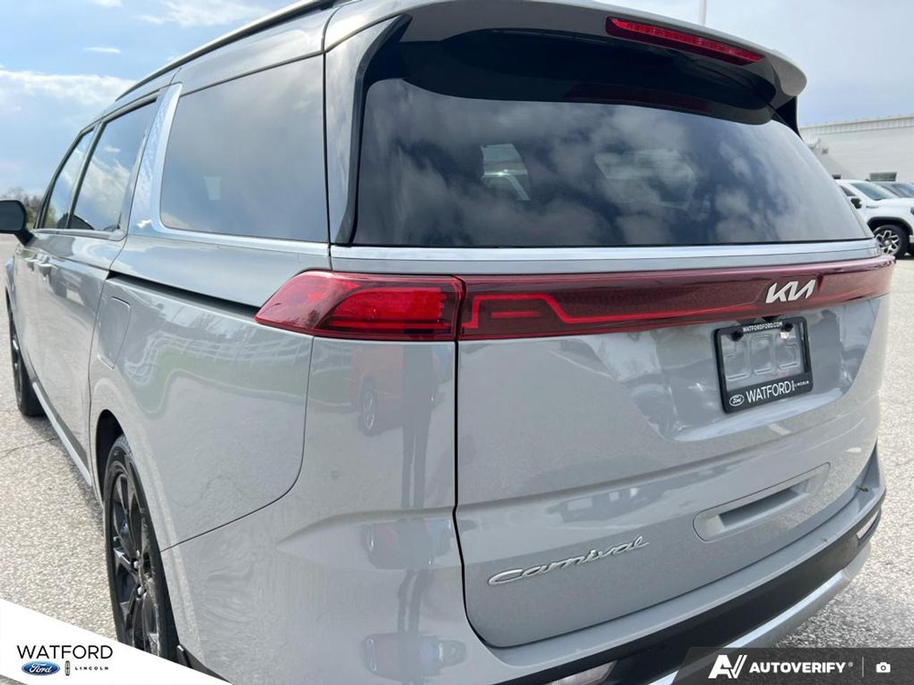 2022 Kia Carnival SX FWD Photo