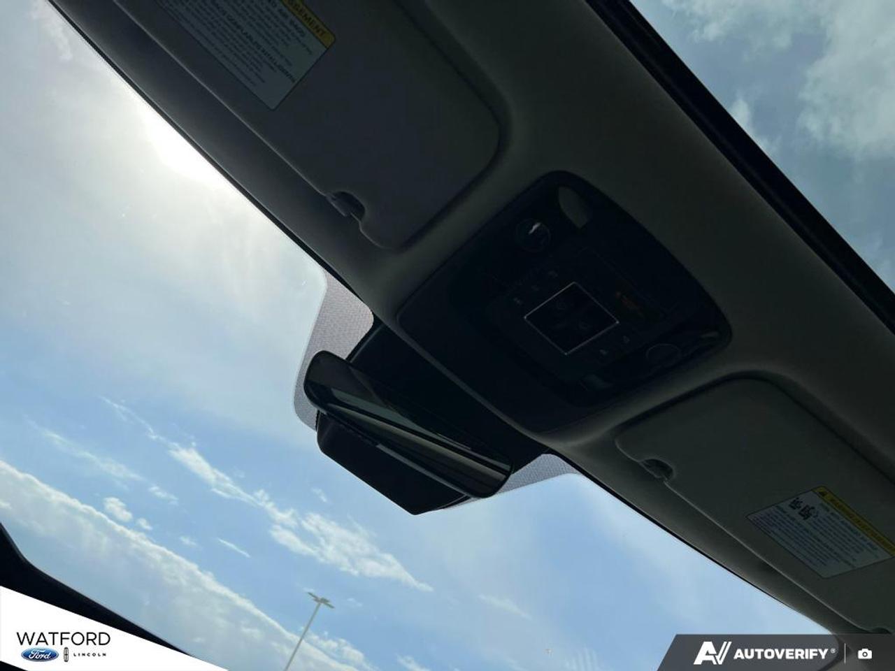 2022 Kia Carnival SX FWD Photo