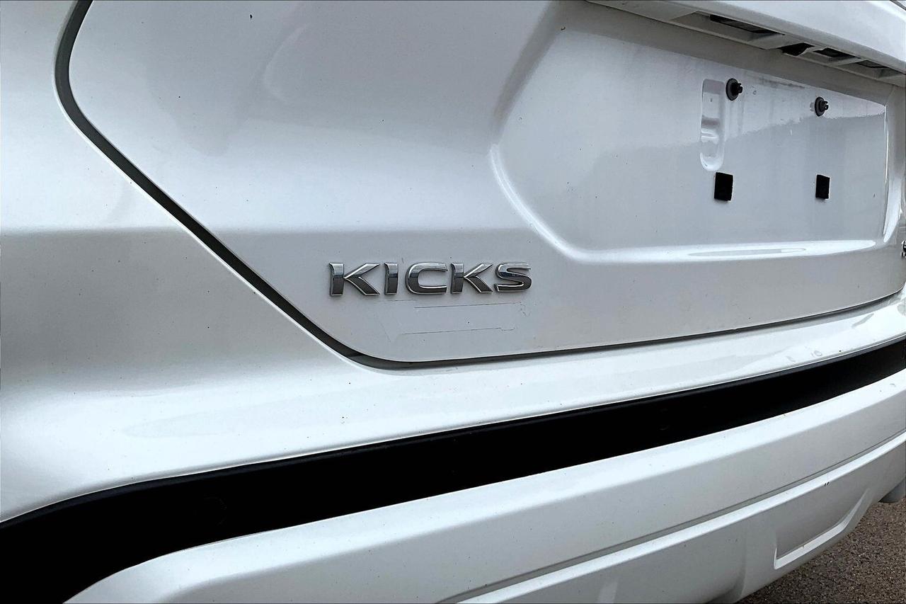 2021 Nissan Kicks SV Photo