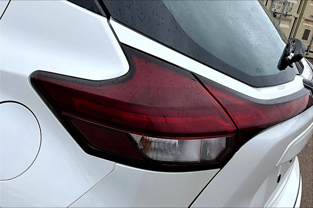 2021 Nissan Kicks SV Photo