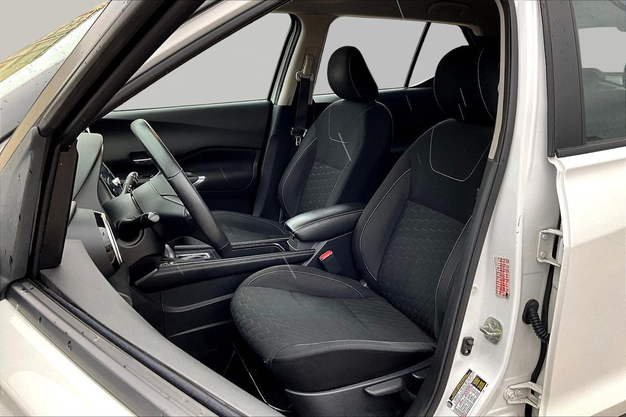 2021 Nissan Kicks SV Photo