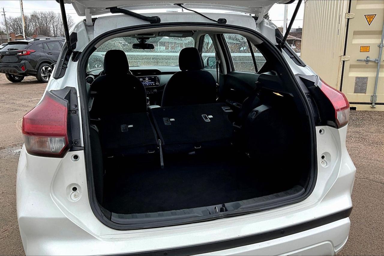 2021 Nissan Kicks SV Photo